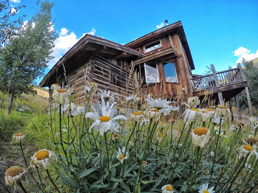 yellowstone national park lodging - sunny slope cabin